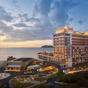 Parkroyal Langkawi 珍南海滩